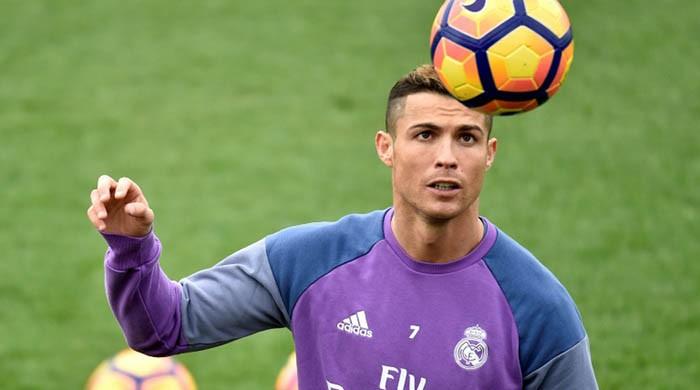 Gold-haired Ronaldo poised for Ballon d'Or glory