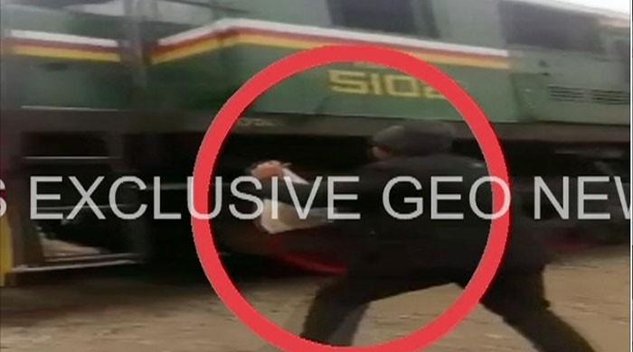 Stopping for pakoras, Railways takes action against driver