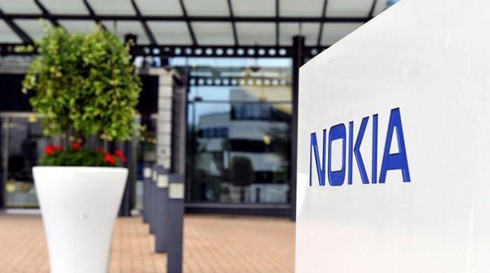 Nokia sues Apple for infringing patents, industry back on war footing
