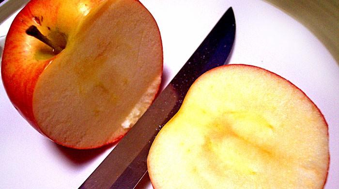 Risks are serious when parents don’t cut small fruits for children