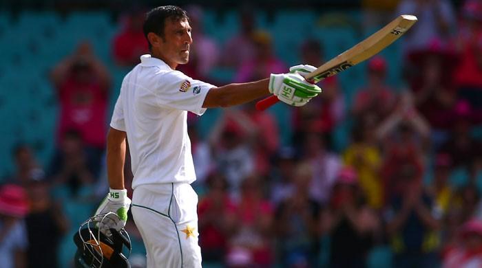 Younis’ debut Aussie Test ton keeps Pakistan alive