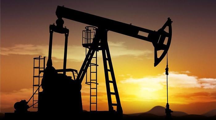 Oil rises as Saudi Arabia discusses supply cuts