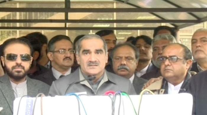 Saad Rafique promises Rs 1.5 million for Lodhran train accident victims