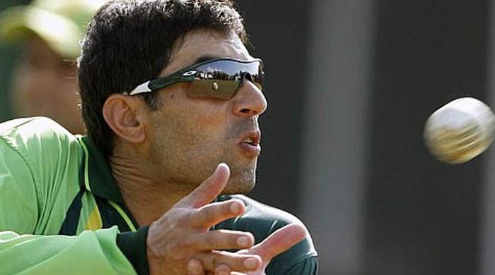 Former players call for Misbah to retire