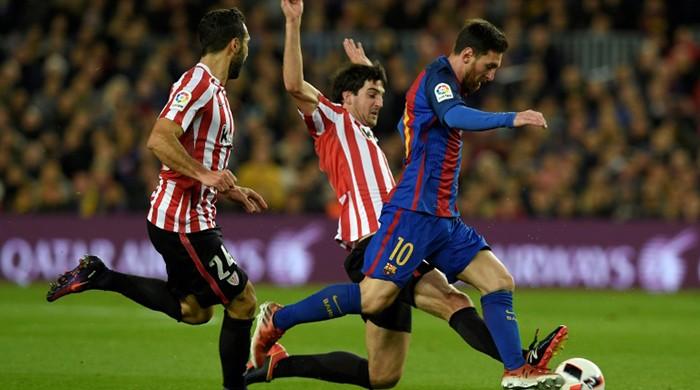 Messi free-kick magic sends Barcelona into Cup quarters
