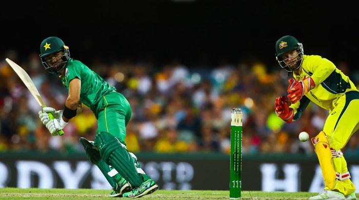 Pakistan all out, Australia win 1st ODI by 92 runs