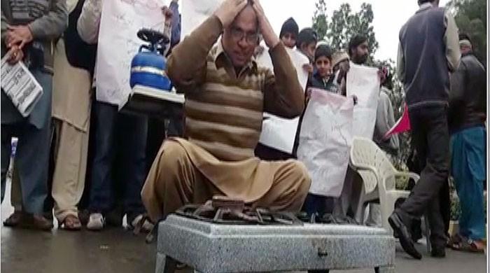 Gas loadshedding in twin cities force people to look for firewood