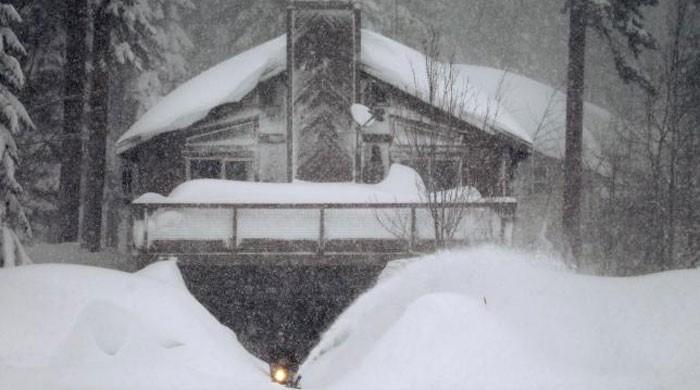 Ice storm pelts central US, upper Midwest