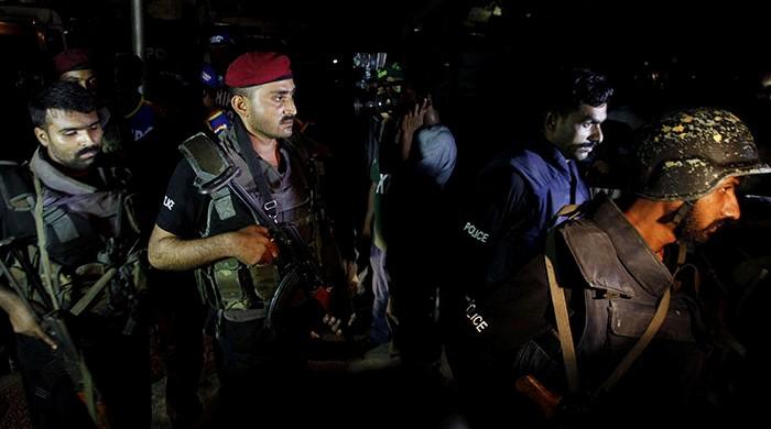 Five-member gang and proclaimed offender taken into custody: Karachi Police