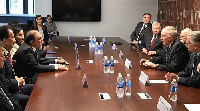 Zardari meets US politicians in Washington