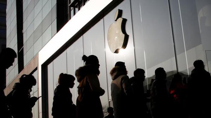 Apple files $1 billion suit against chip supplier Qualcomm