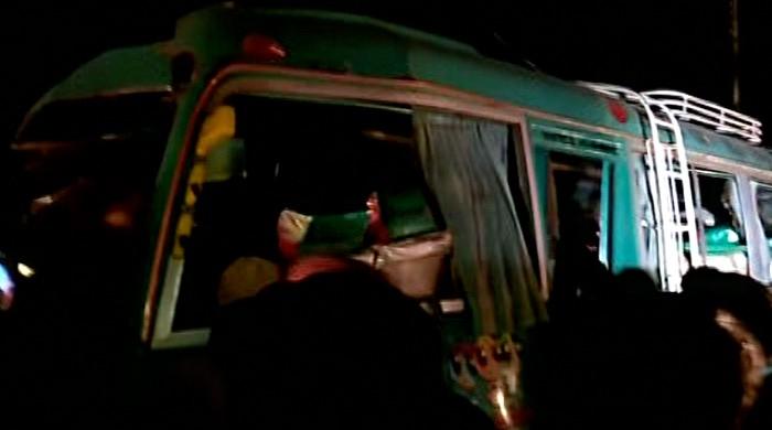 Over dozen injured as wedding party bus crashes in Karachi