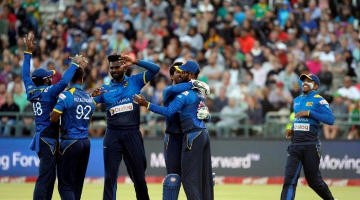 Sri Lanka claim T20 series in de Villiers's comeback