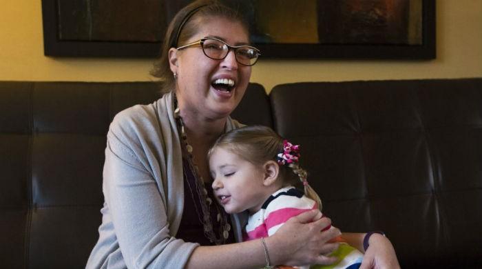 Doctors save woman’s life by removing infected lungs for six days