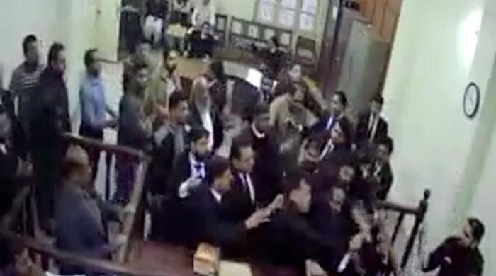 Argument between lawyers escalates to brawl at Lahore civil court 