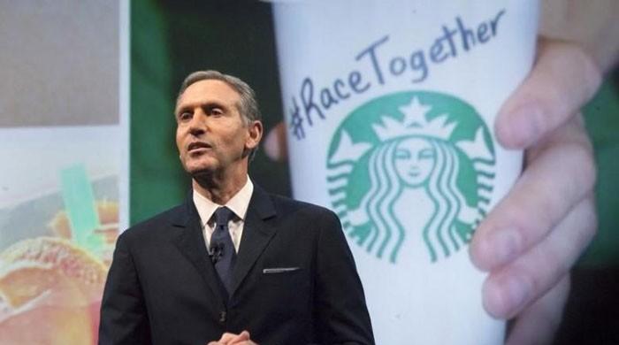 Starbucks CEO plans to hire 10,000 refugees after Trump ban