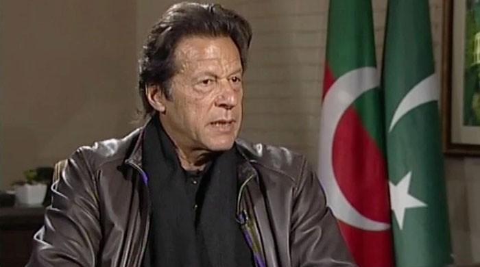 Imran paints Nawaz as Pakistan's Trump