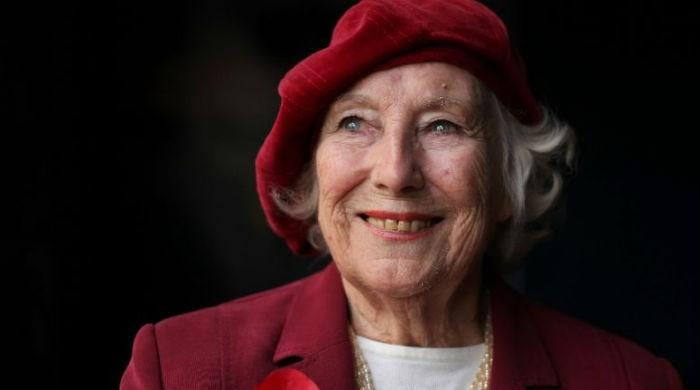 World War II era singer to release album at age 100