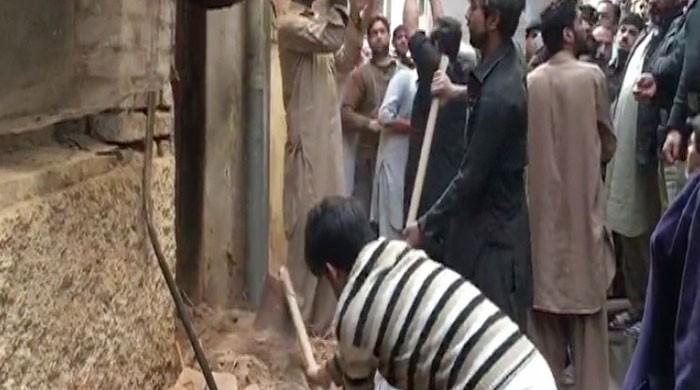 Woman, daughter die as roof of their house collapses in Peshawar