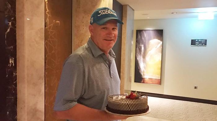 Islamabad United coach Dean Jones and team celebrate birthday of Hussain Talat