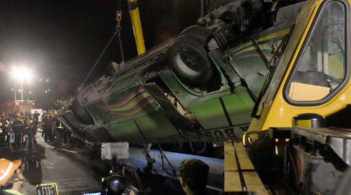 32 dead in Taiwan´s worst highway accident for decades