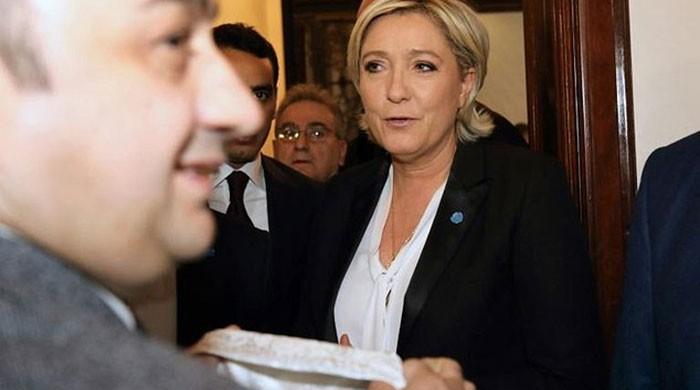 French presidential candidate refuses head scarf to meet Lebanese mufti