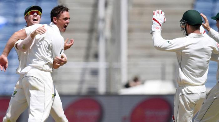 O´Keefe, Smith flatten India in 1st Test