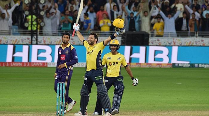 Afridi steers Zalmi home in dramatic chase