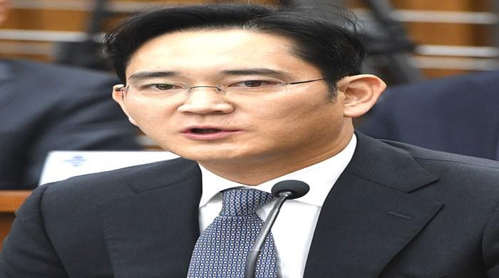 Samsung heir indicted for bribery, embezzlement: prosecutors
