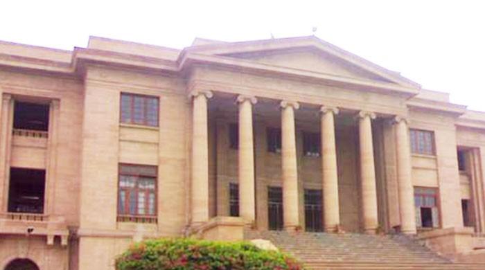 SHC orders closure of wine shops till mechanism for distribution devised