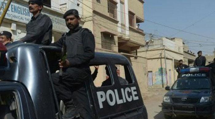Police arrest 70 suspects during Peshawar raids