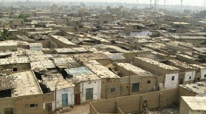 Counting heads in Karachi's katchi abadis