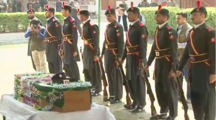 Terrorist attack foiled in Charsadda; FC soldier martyred, two suicide bombers killed