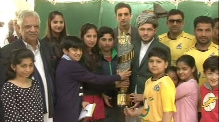 KP governor hosts luncheon for PSL 2017 champions Zalmi
