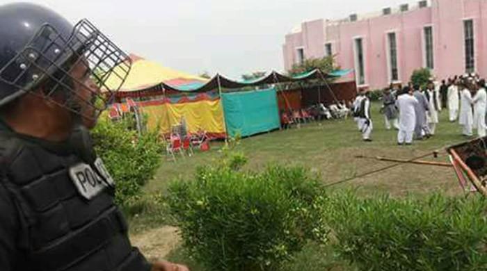 Students clash at Gomal University, Police, FC, Army summoned