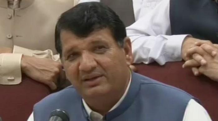 KP government uses govt helicopters as rickshaws: Ameer Muqam