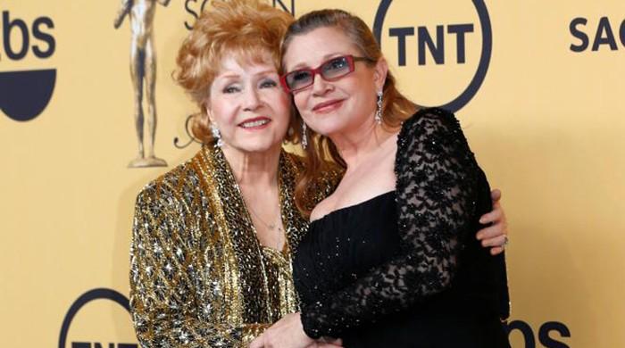 Tears and laughter for Debbie Reynolds, Carrie Fisher
