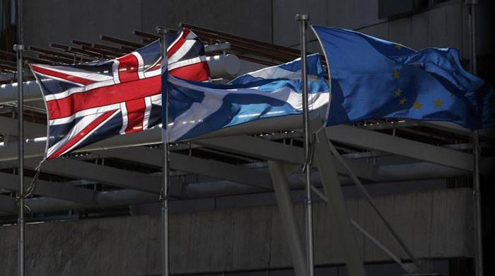Scottish parliament backs bid for new independence referendum