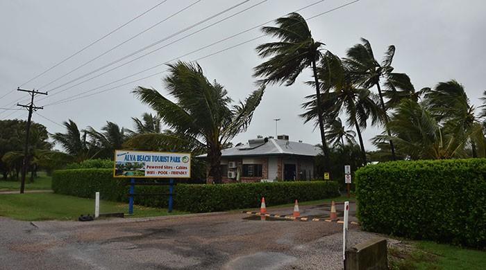 'Monster' cyclone Debbie batters northeast Australia