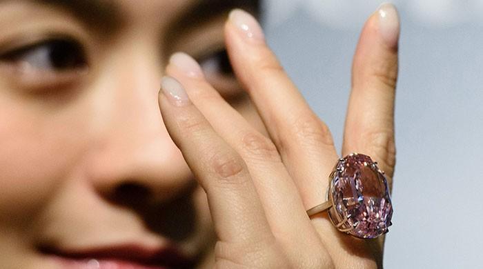 Pink diamond set to fetch record price in Hong Kong