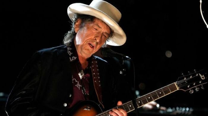 Bob Dylan finally agrees to collect Nobel prize in Stockholm