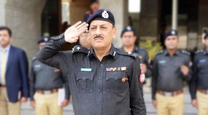 Sindh government surrenders services of AD Khawaja, recommends replacement
