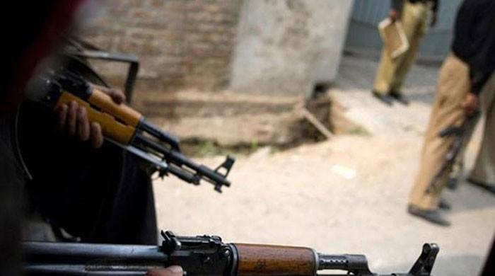 Rangers arrest eight extortionists, target killers in Karachi