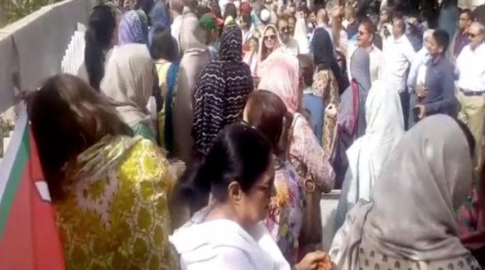 DHA, Clifton residents in Karachi protest for water