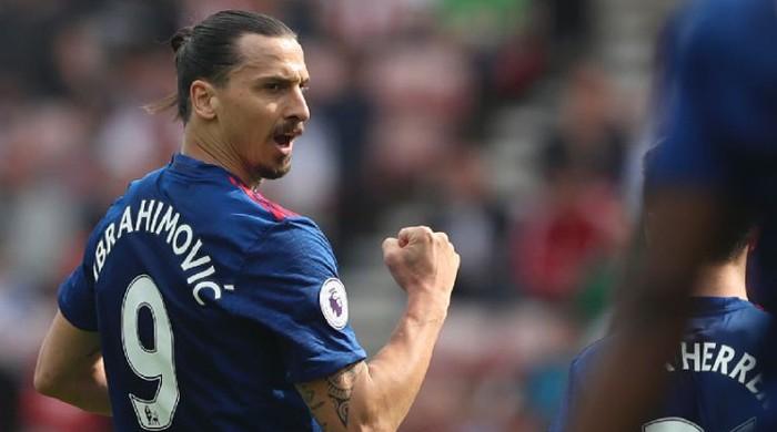 Ibrahimovic sparks Man Utd against 10-man Sunderland