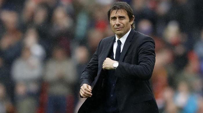 As Chelsea wobble, can Spurs surge to Premier League title?