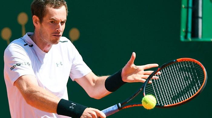 Murray makes winning return to start clay campaign