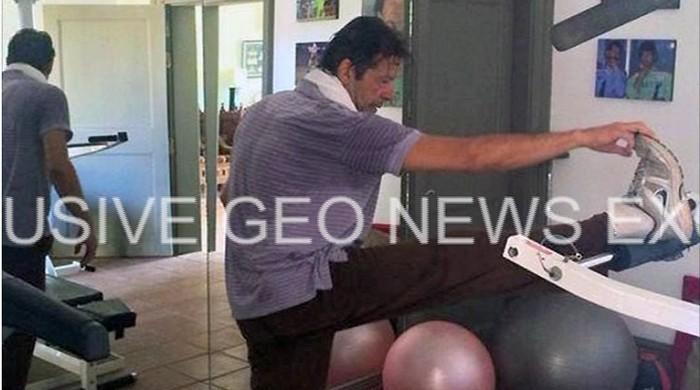 Imran Khan exercises in Bani Gala ahead of Panama case verdict