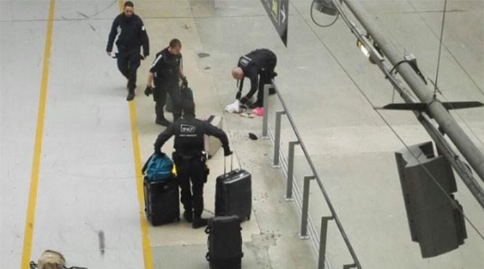 Paris station panic as man arrested with knife