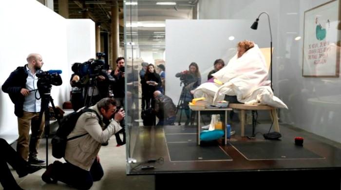 French artist succeeds in hatching eggs after one week
